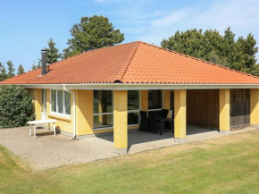 Comfortable Holiday Home in Hals with Whirlpool